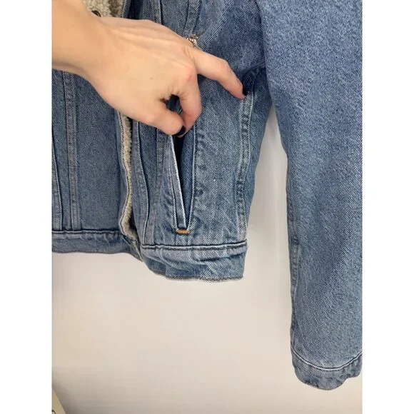 Levi's Original Sherpa Trucker Jacket | Small (fits like XS) - Picture 8 of 8